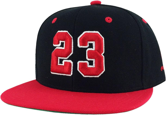 23Un casquette de base-ball de 6 pouces avec un logo brodé, lavable en machine.