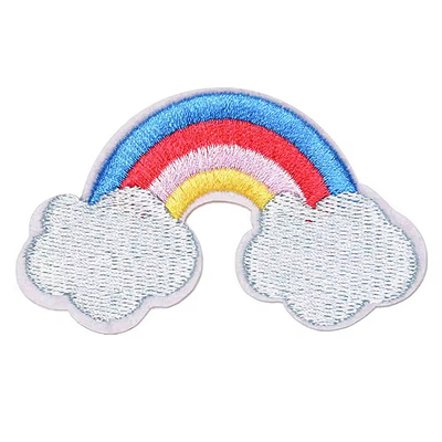 Les usines d'échantillons personnalisés gratuits font la promotion de toutes sortes de fer sur les patchs de broderie personnalisés