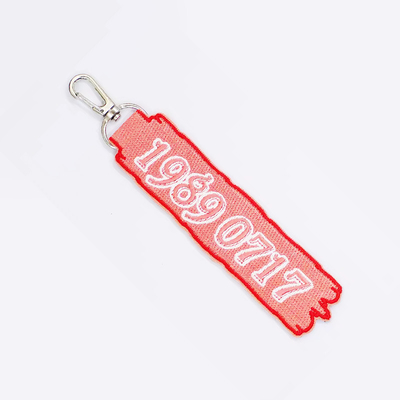 Logo personnalisé Jet Tags Tissu Imprimé Clés brodées Rings Broderie Chaîne de clés