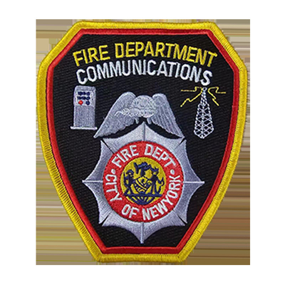 Le patch de broderie personnalisé avec le fer sur le dos est inclus dans la livraison standard gratuite