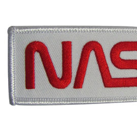 Fer sur le patch de broderie personnalisé Twill tissu patch de broderie pour les uniformes Vêtements Chapeaux et plus bas MOQ Artwork gratuit Rapide échantillon Tim