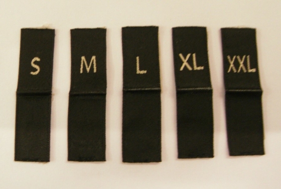 100 paquets mélangés tissés des tailles de labels de taille (S-XXL)