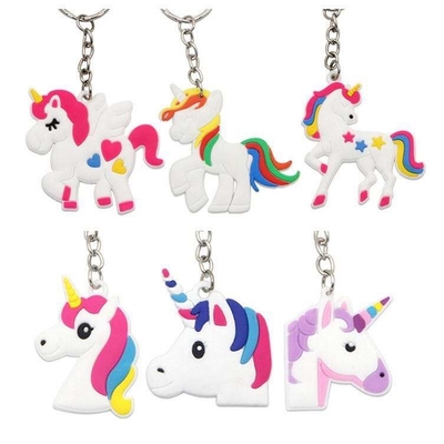 Attachement fait sur commande de lien de la taille quatre Unicorn Soft Toy Keychain PMS de couleur en caoutchouc de PVC